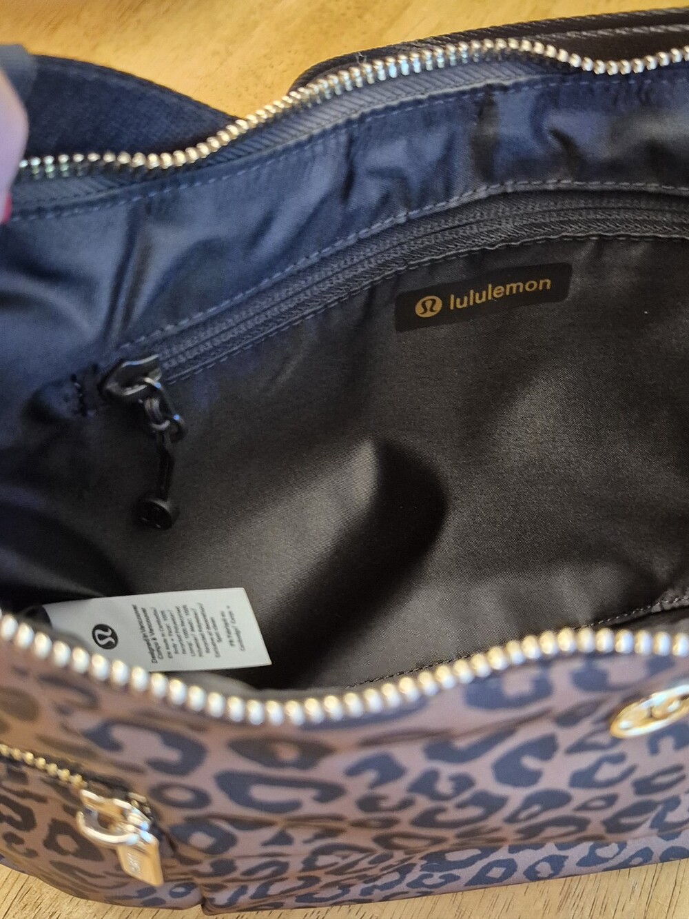 Lululemon Leopard Shift & Desert Khaki Multi Print Slouchy Sling Bag 6L Metal - Picture 5 of 8